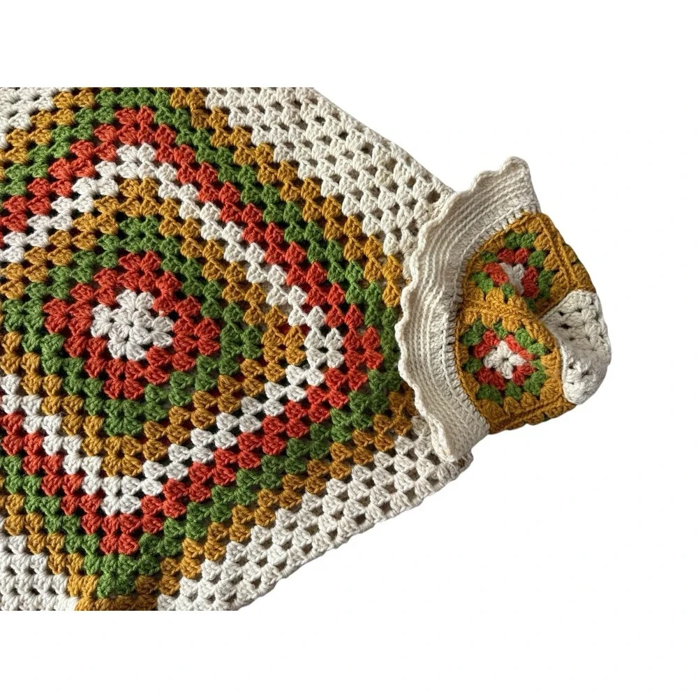 Vintage Crochet granny square cape shawl and hat tan/orange/beige/green‎